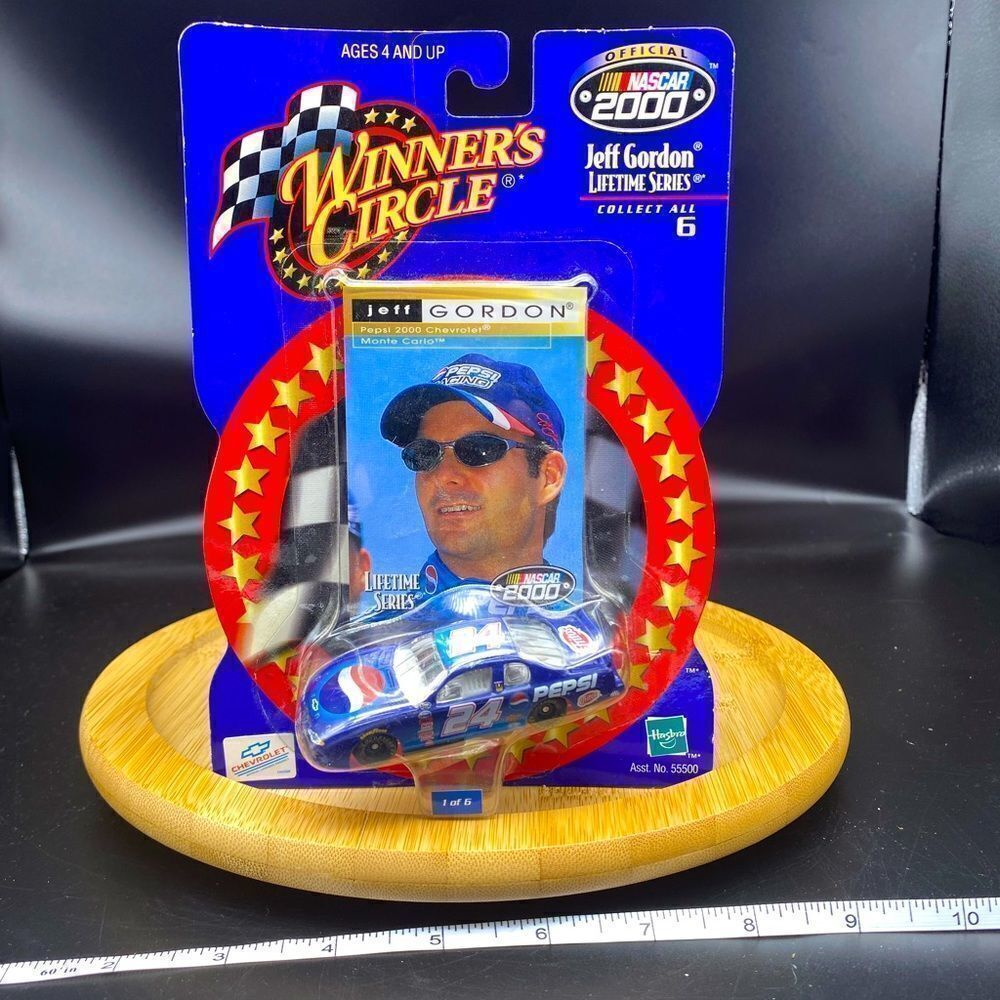NIOB NASCAR 1:64 scale car of Jeff Gordon from 2000 in mint condition